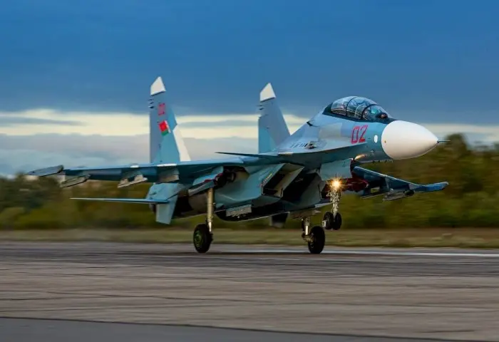 Небо под надежной защитой: 16 августа Беларусь празднует День Военно-воздушных сил