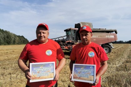 Золотой рекорд ОАО «Покровский»: Юрий Сидорук и Олег Янчук - первые двухтысячники района! 