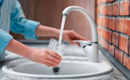 Как провести воду в частный дом и не стать нарушителем: пошаговая инструкция 