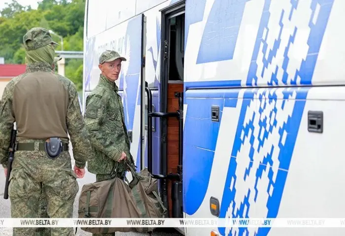 «Скорее обнять родных». Обмен военнопленными между Россией и Украиной провели на территории Беларуси