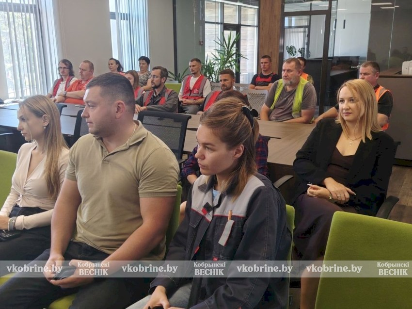 «Экология - тема, которая касается всех»: глава Кобринского района встретился с работниками «БТВ-агро»
