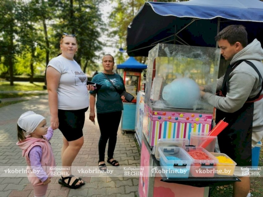 Кобринский парк превратился в ожившую сказку. ФОТОФАКТ