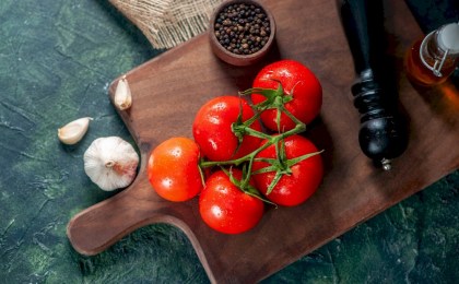 Помидоры и чеснок на зиму – два простых рецепта вкусных домашних заготовок