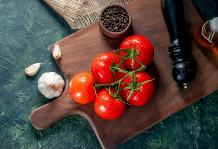 Помидоры и чеснок на зиму – два простых рецепта вкусных домашних заготовок