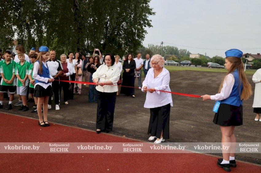 Старт в будущее: Остромичская средняя школа ярко открыла новый учебный год