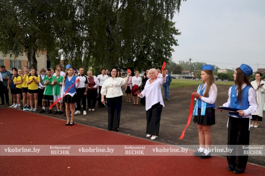 Старт в будущее: Остромичская средняя школа ярко открыла новый учебный год
