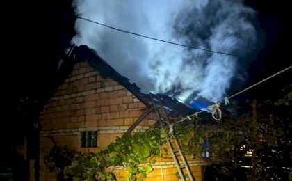 Вечернее ЧП в Борках: спасатели ликвидировали пожар в хозпостройке