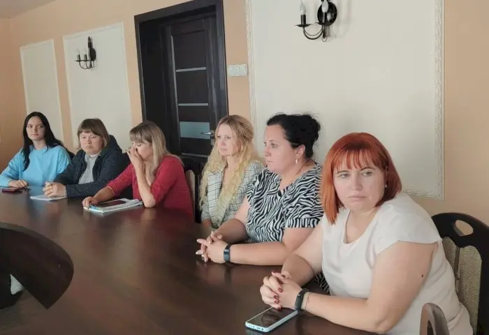 Родительское НЕсобрание в Кобрине: о чем взрослым нужно срочно поговорить со своими детьми?