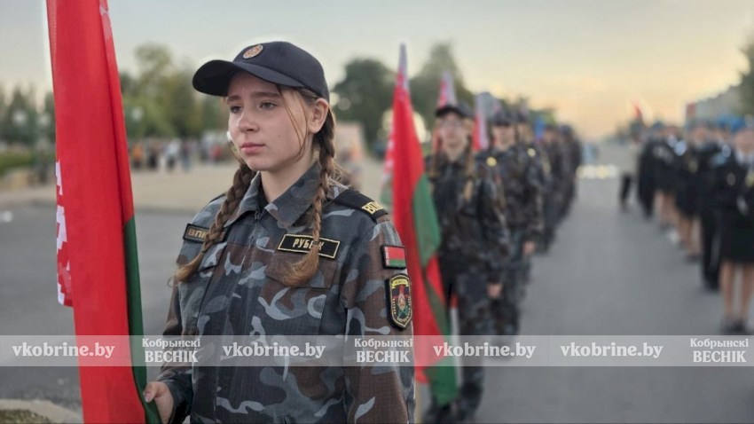 Минута молчания и сотни лампад: в Берёзе-Картузской прошел митинг памяти. ФОТОРЕПОРТАЖ