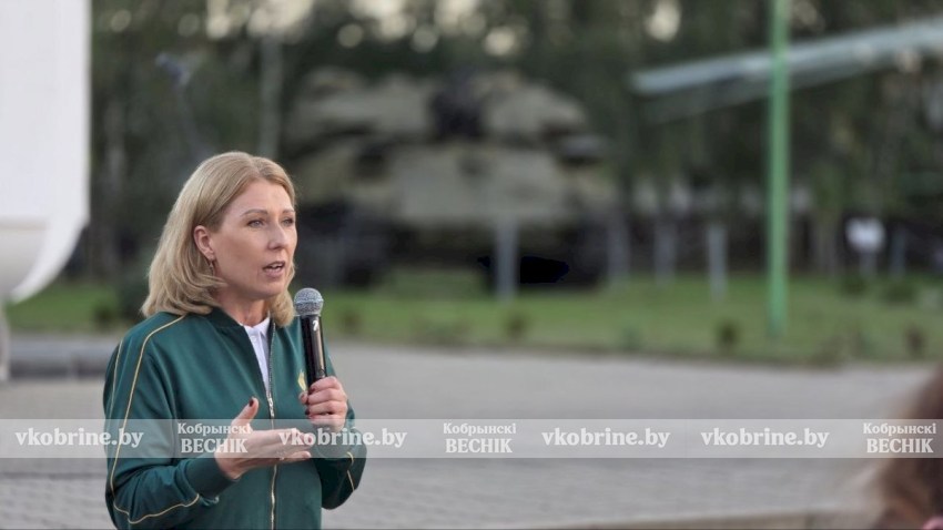 Минута молчания и сотни лампад: в Берёзе-Картузской прошел митинг памяти. ФОТОРЕПОРТАЖ