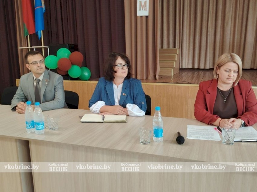 Помнить прошлое, созидать будущее: диалоговая площадка объединила молодых учителей Кобринщины