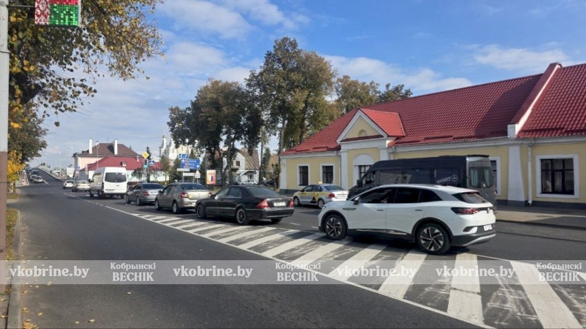 ВНИМАНИЕ, ВОДИТЕЛИ! На перекрестке Ленина — пл. Свободы настраивают светофор!