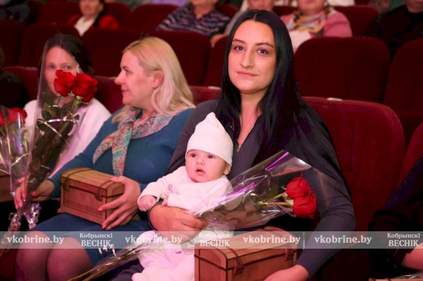 От «Бацькавых кашуль» до «Семьи года»: Кобрин гордится своими мамами