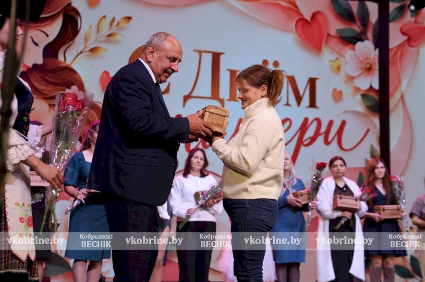 От «Бацькавых кашуль» до «Семьи года»: Кобрин гордится своими мамами