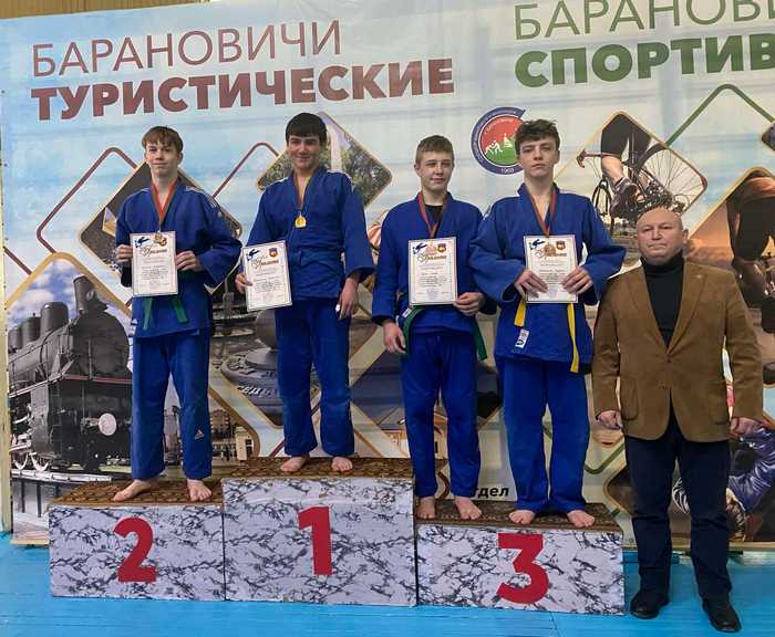 Карапетян 1 место Сорокин Г. 1 справа