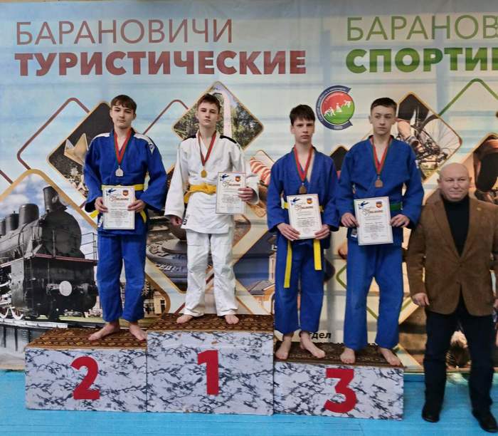 Коренько С 1 место Козлюк К. 2 место