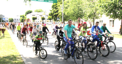 В Кобрине прошёл велофестиваль “Viva Rovar-2023”